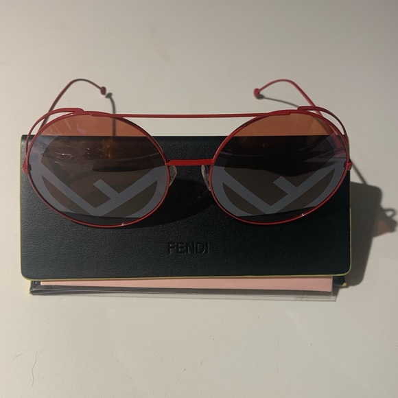 Fendi Accessories - 🆕 FENDI 🔥 Sunglasses